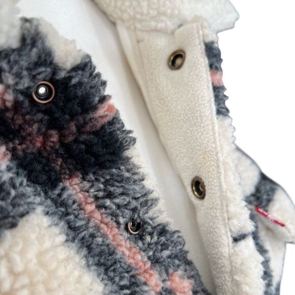 Levi’s Plaid Ex Boyfriend Sherpa Trucker Jacket Black Pink Size Large - Picture 11 of 12